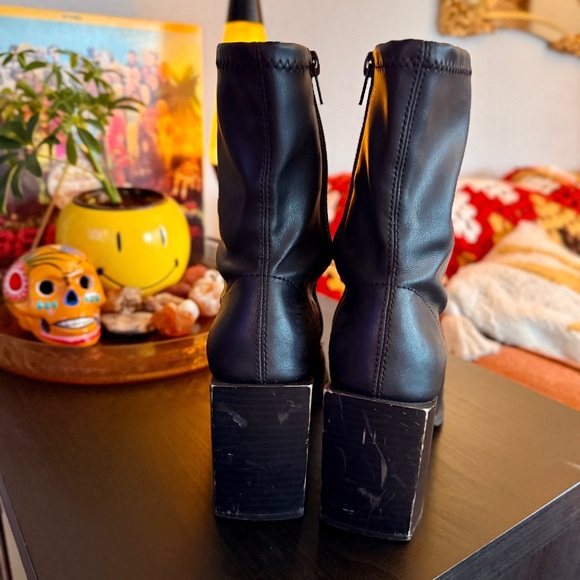 OAK + FORT Black Pointed Toe Heeled Ankle Boots - Picture 3 of 4